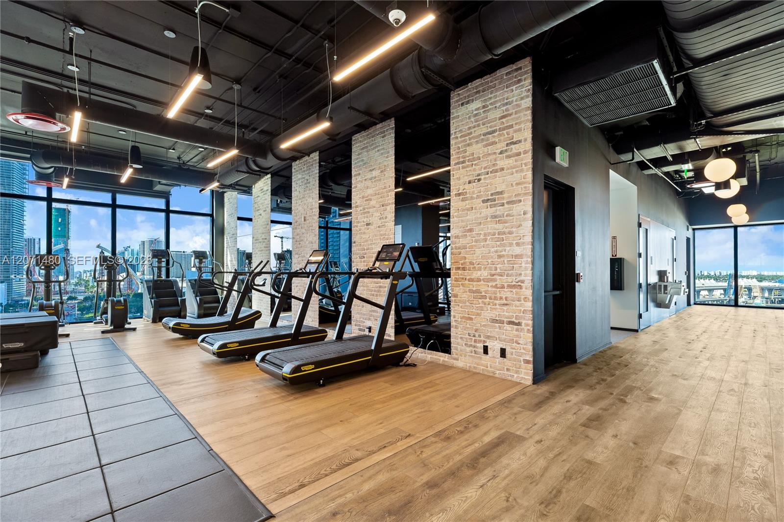 398 NE 5th St # 2118 View 4