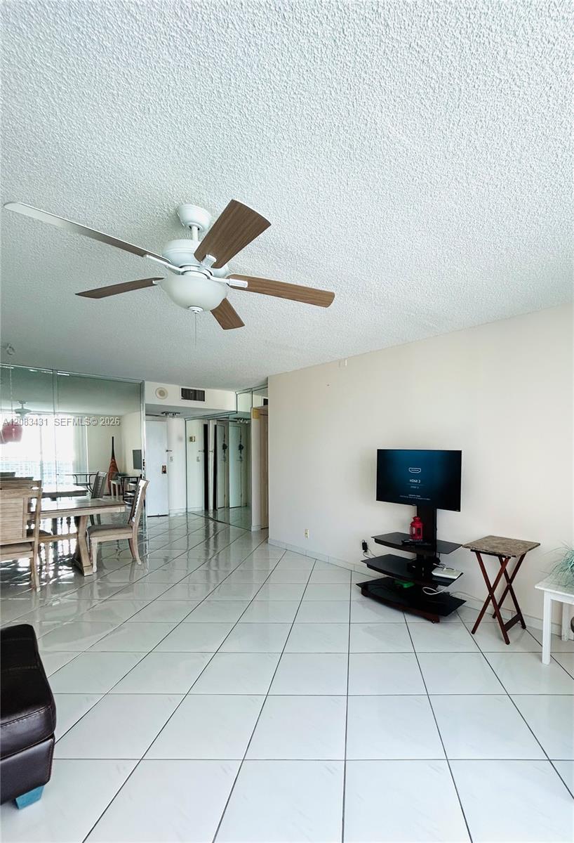 3800 S Ocean Dr # 1404 — Photo 3