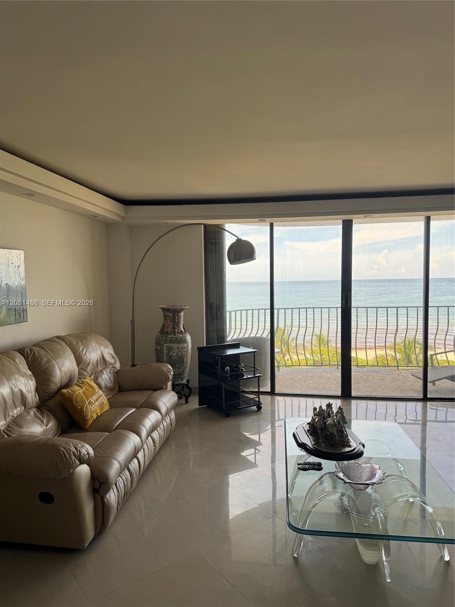 DIRECT OCEAN VIEW