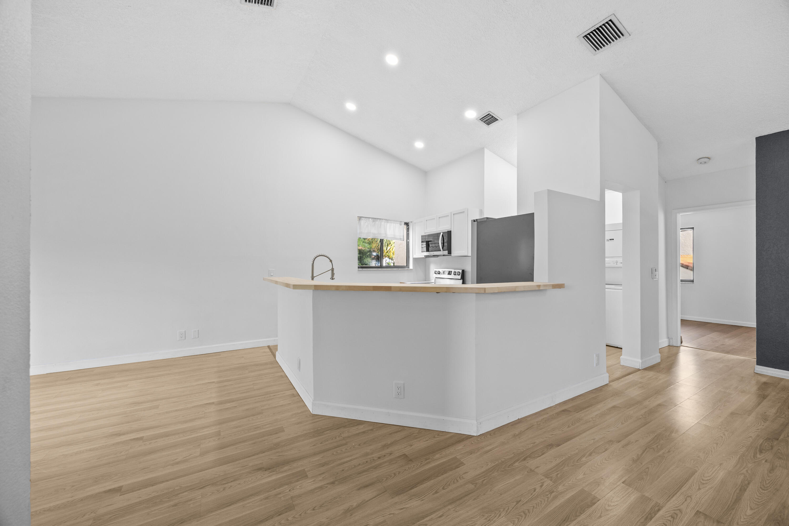 15 Via De Casas Sur # 204 — Photo 3