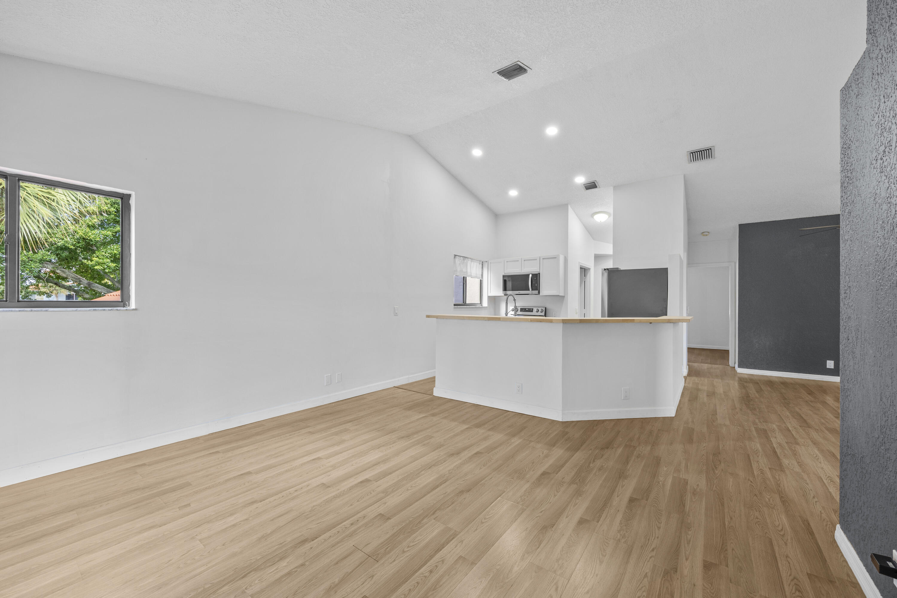 15 Via De Casas Sur # 204 — Photo 4