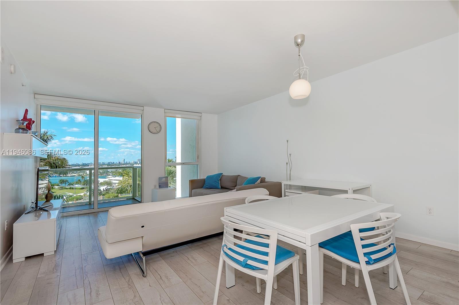 253 NE 2nd St # 907, Miami FL 33132