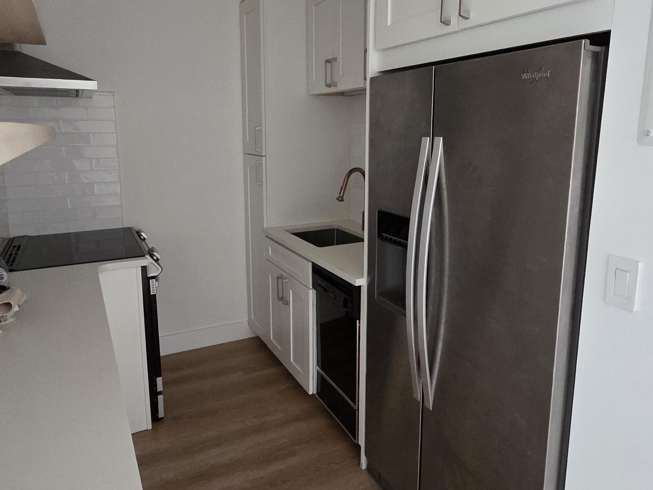 1001 SE 16th Street # 7 — Photo 2