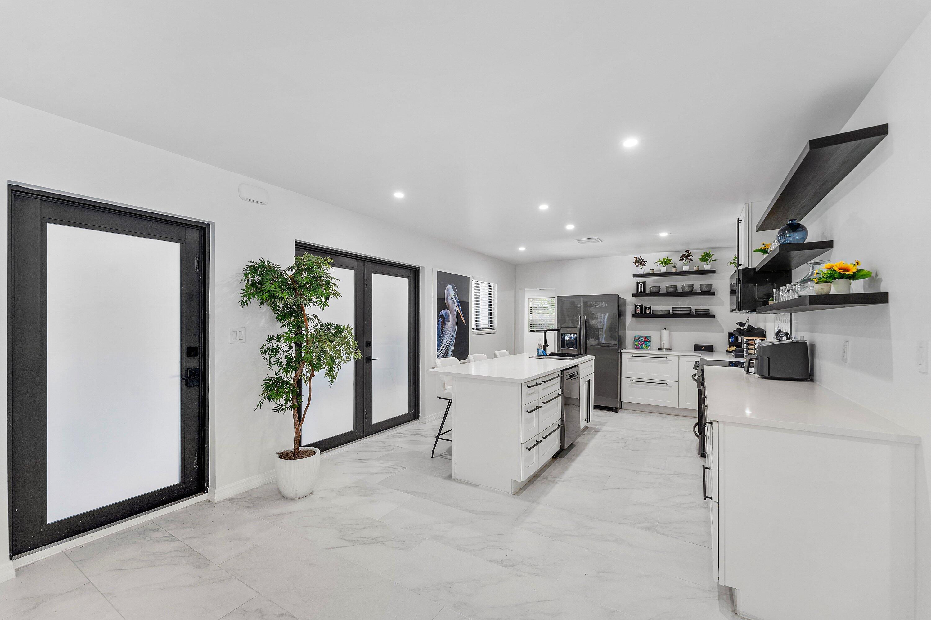 3000 NE 21st Terrace — Photo 5