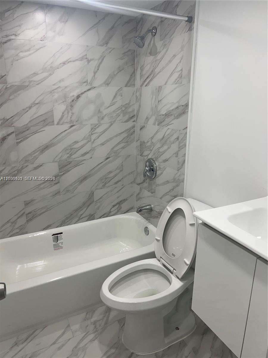 616 NW 13th St # 17 — Photo 2