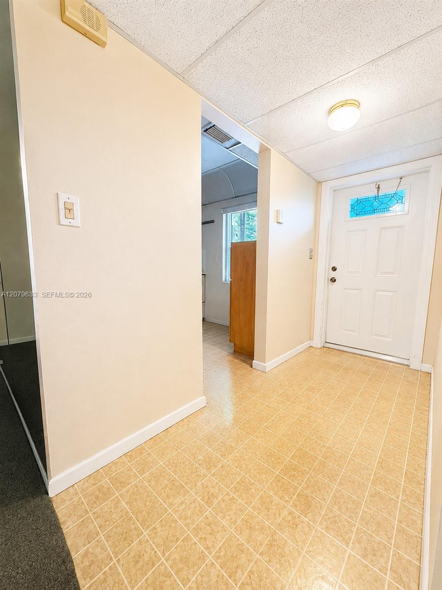 1035 Country Club Dr # 408 — Photo 2