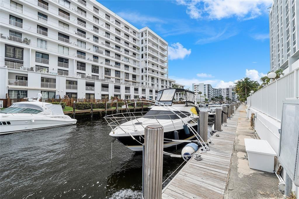 3100 NE 49th Street # 807, Fort Lauderdale FL 33308