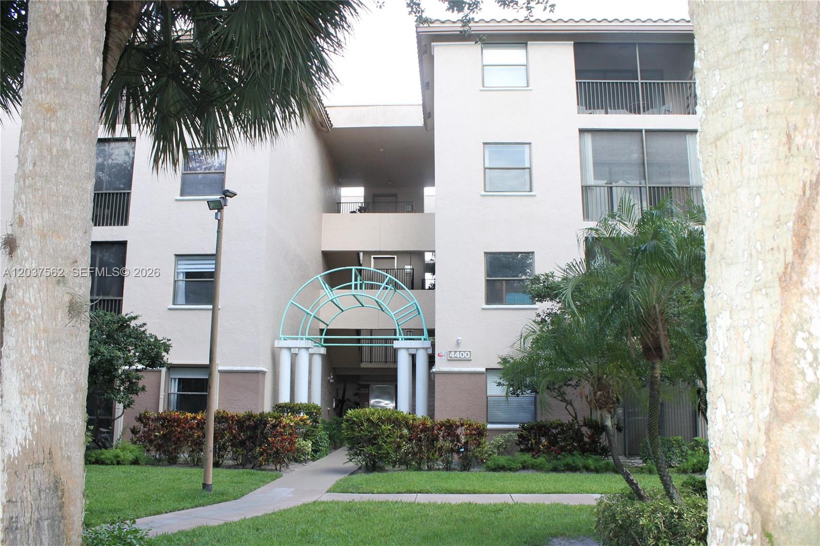 4400 NW 30th St # 326, Coconut Creek FL 33066