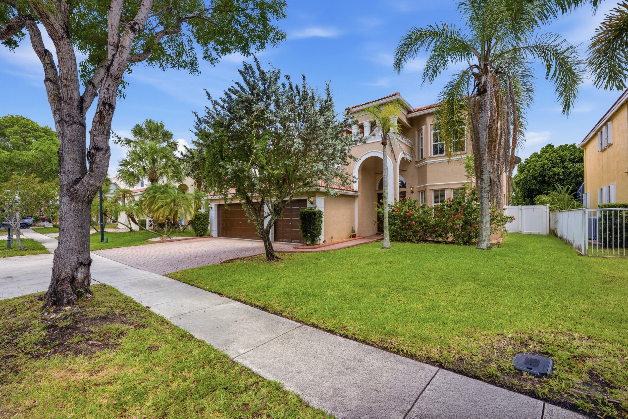 16918 SW 16th Street — Photo 3