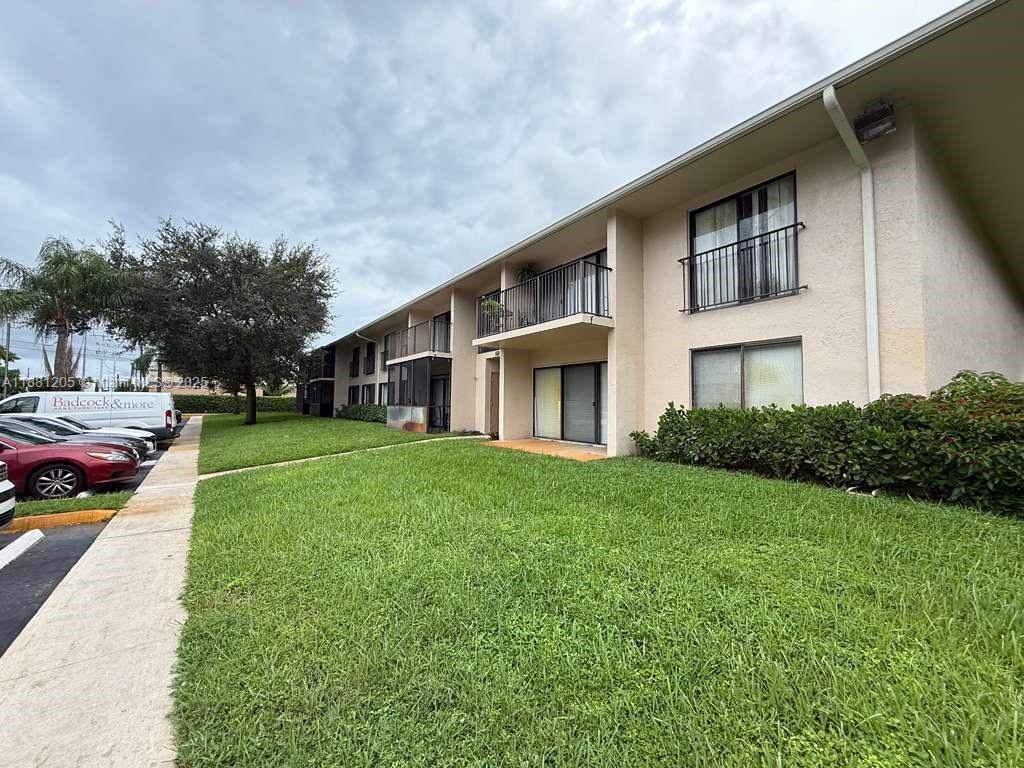 5915 Washington St # 116, Hollywood FL 33023