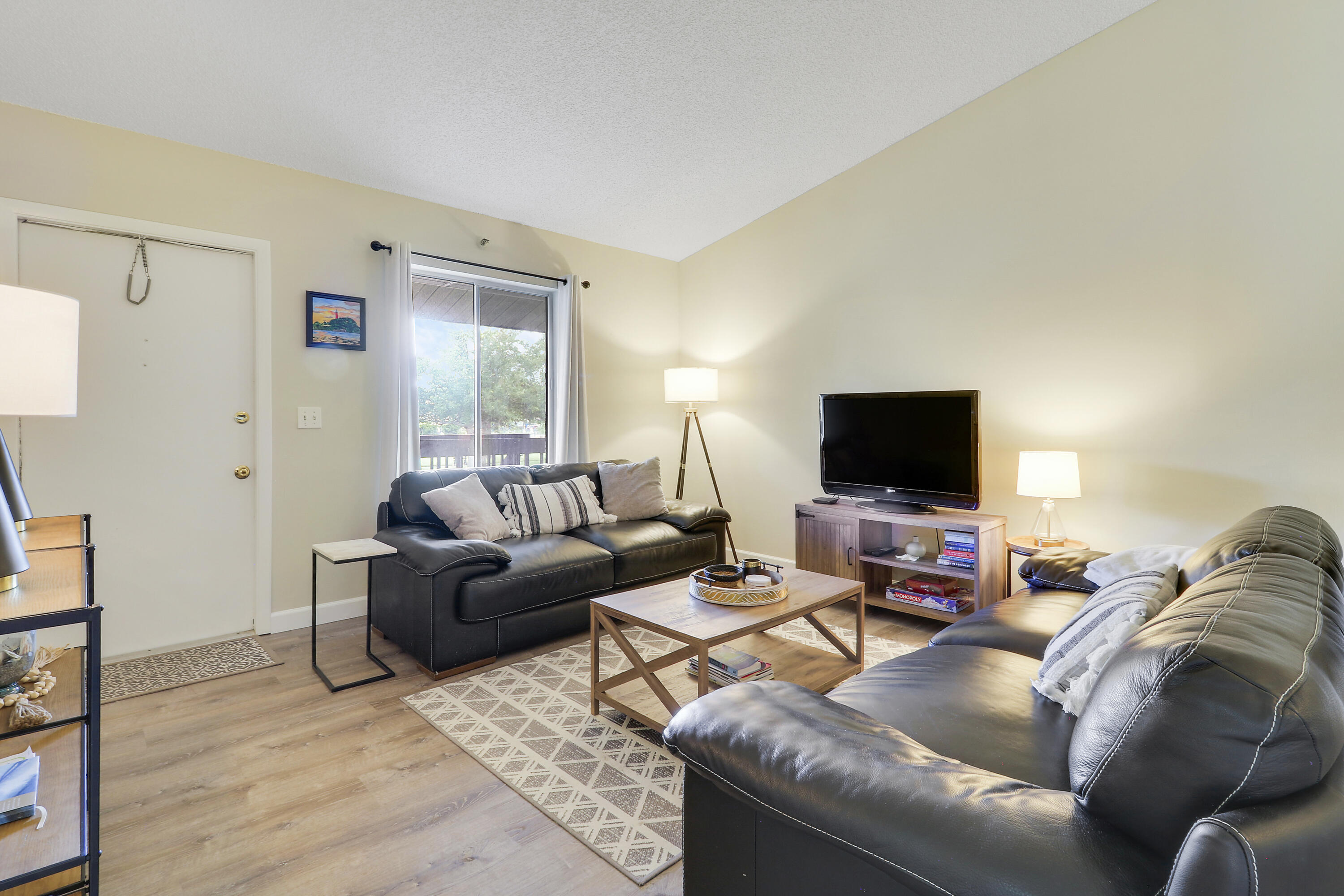 6414 CHASEWOOD Drive # F — Photo 4