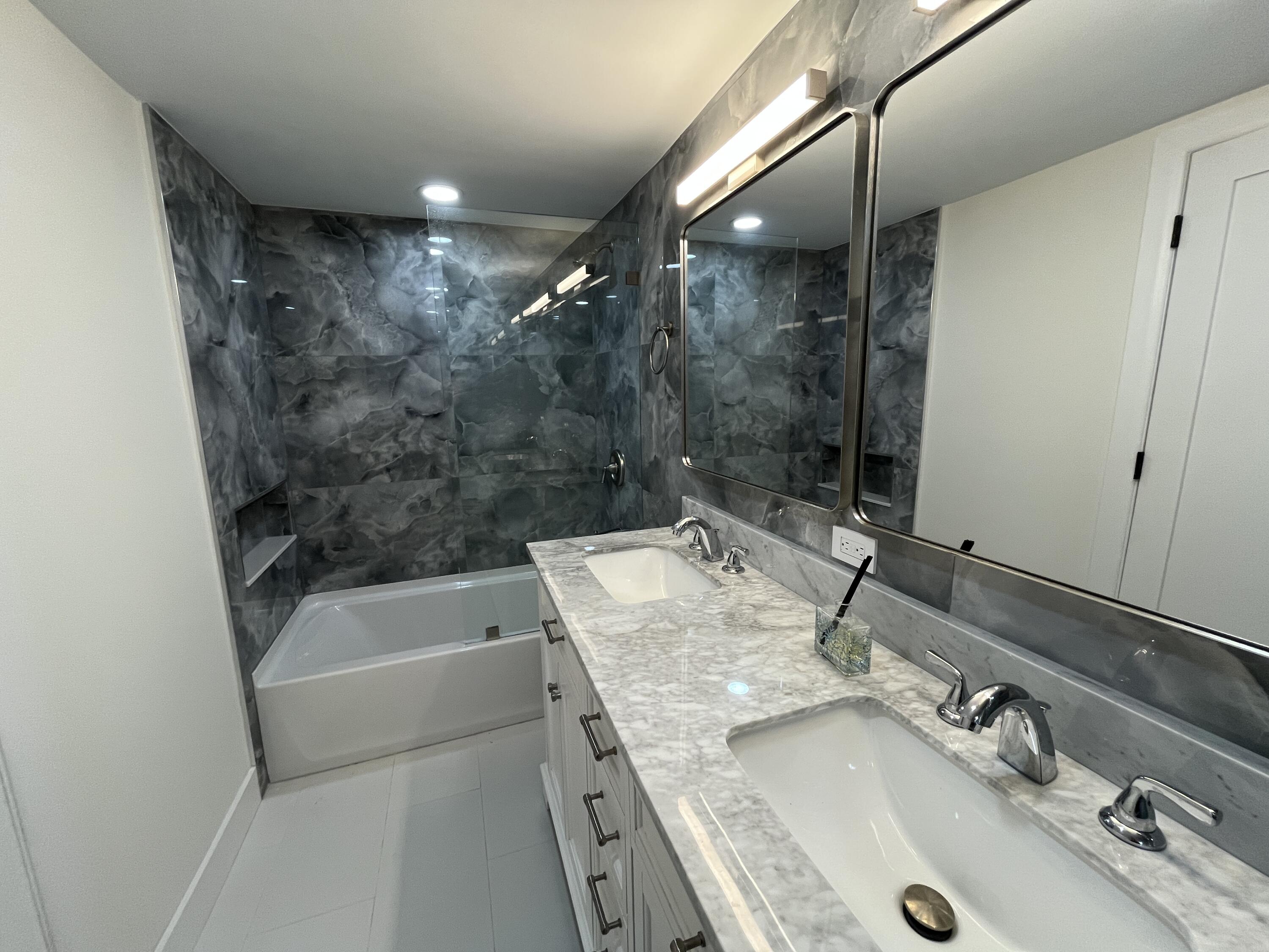 120 W 22ND Street — Photo 5