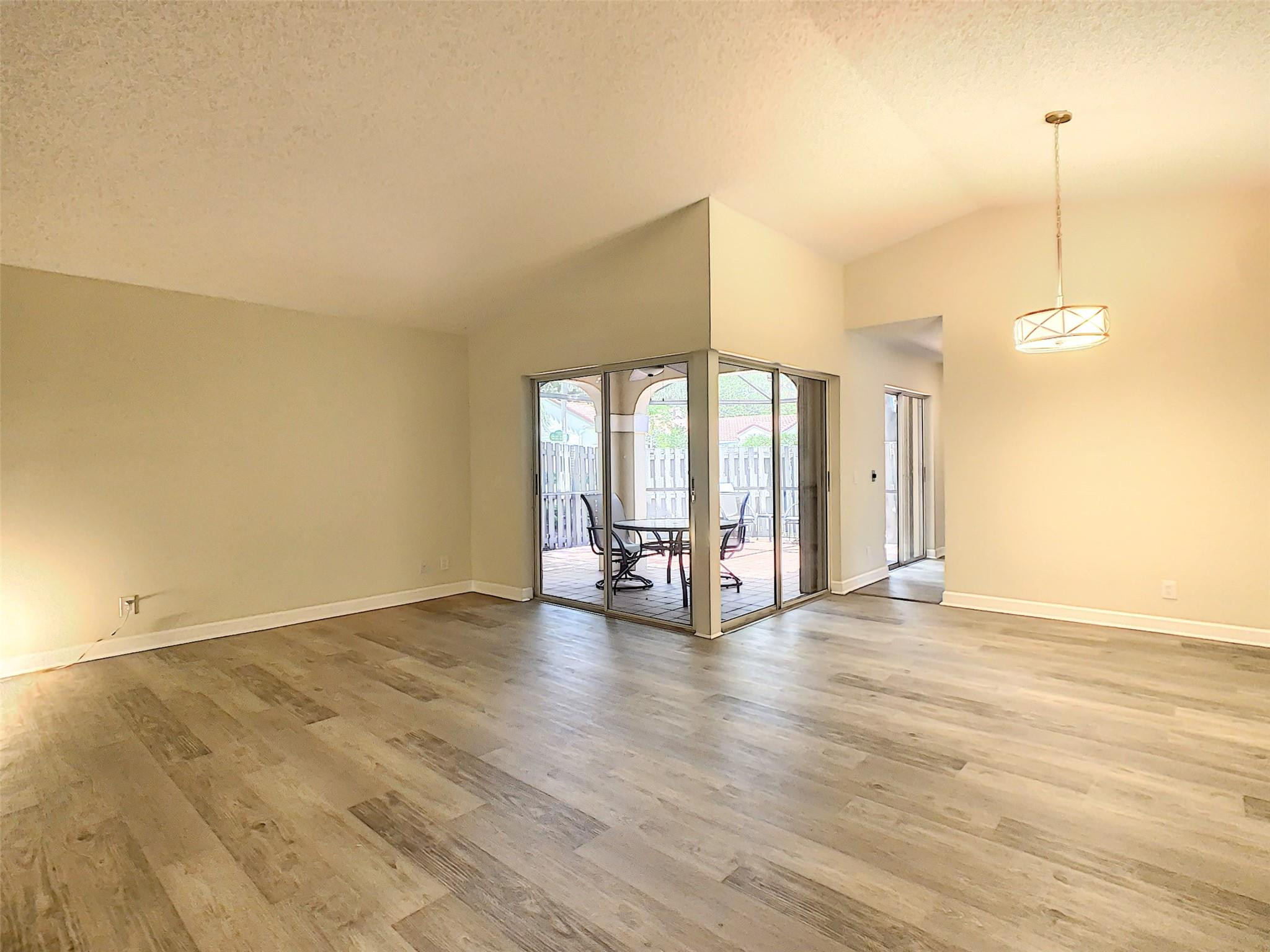 1370 COTTONWOOD Circle # 3 — Photo 5