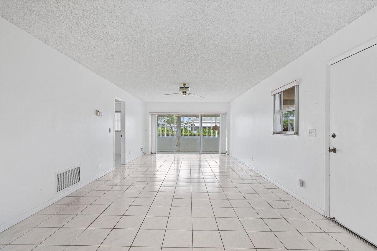 121 MOCKINGBIRD Lane — Photo 3
