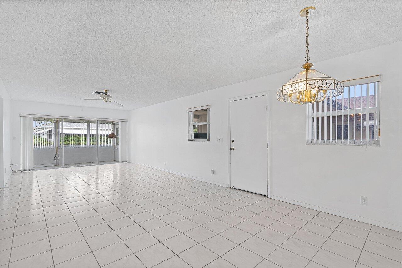 121 MOCKINGBIRD Lane — Photo 4
