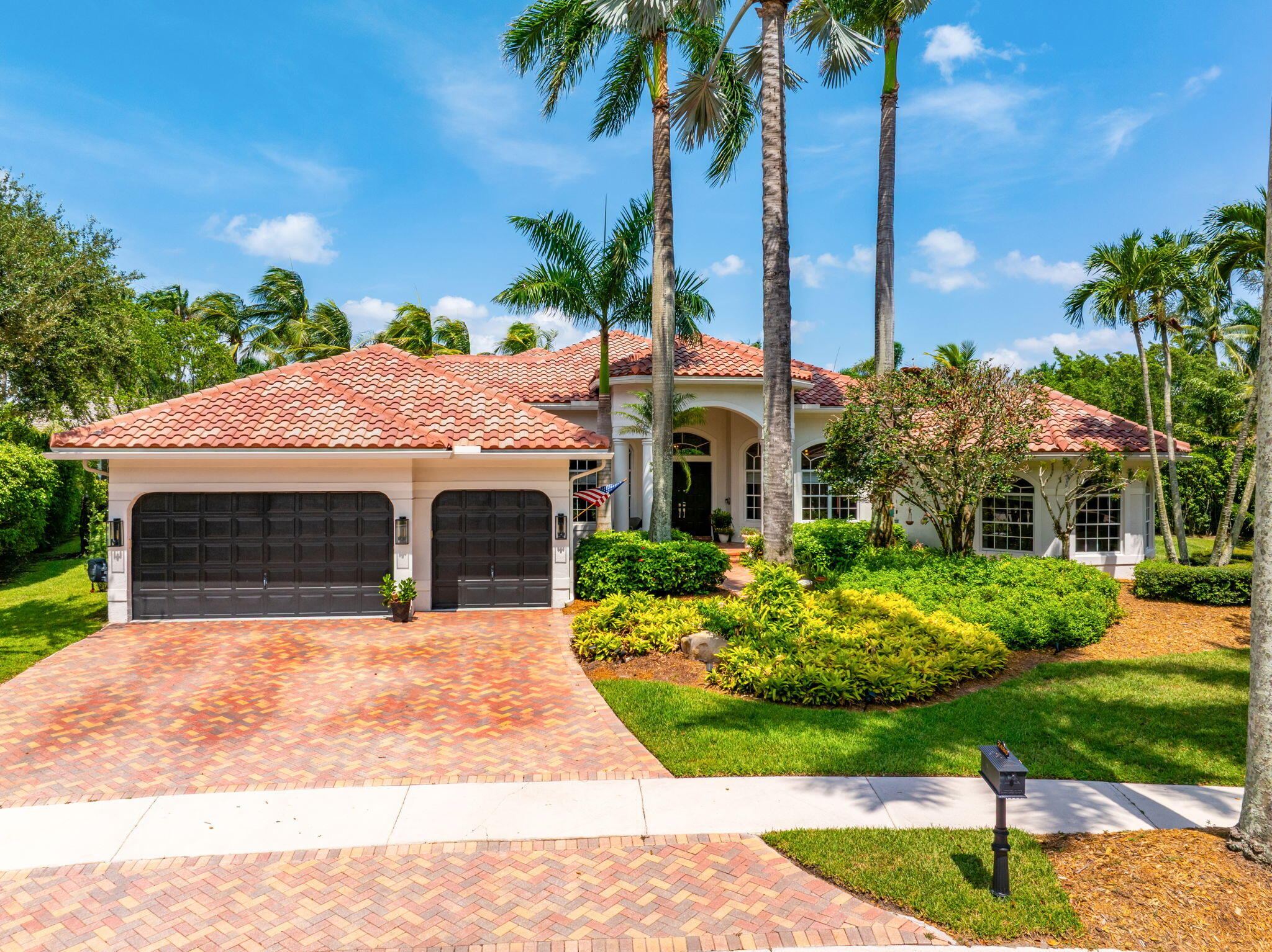 2480 Poinciana Lane, Weston FL 33327