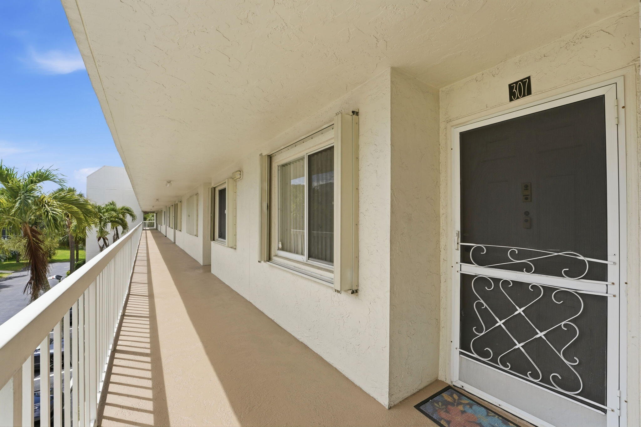 3146 Via Poinciana # 307, Lake Worth FL 33467