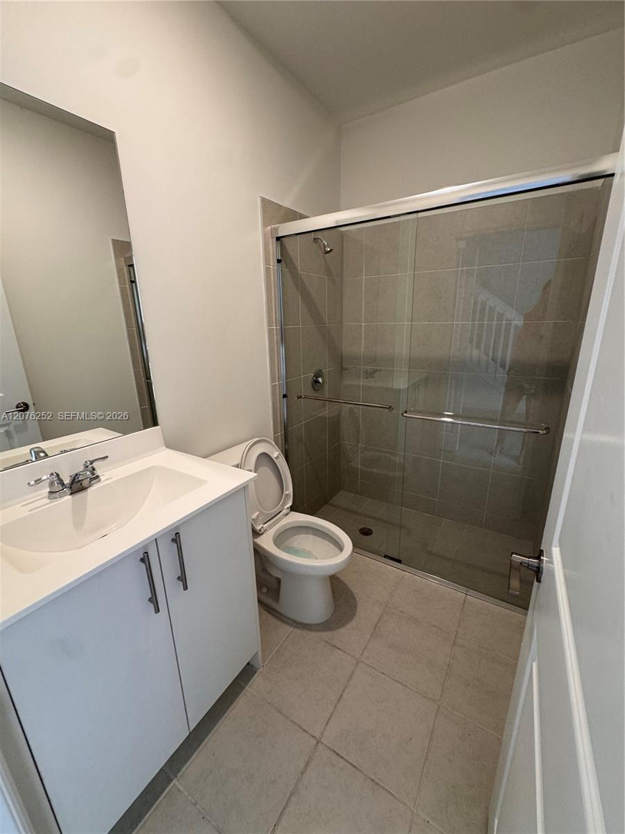 194 SE 10th Ct — Photo 3