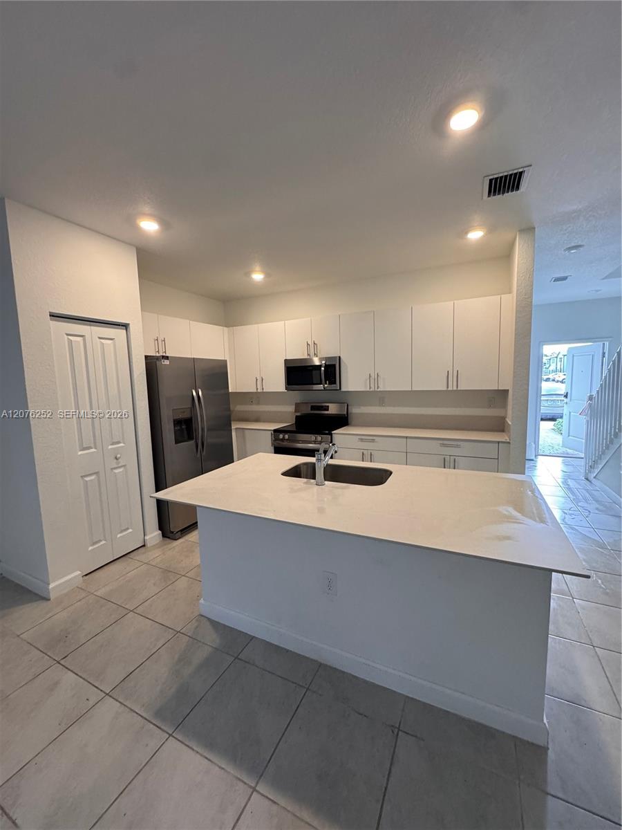 194 SE 10th Ct — Photo 5
