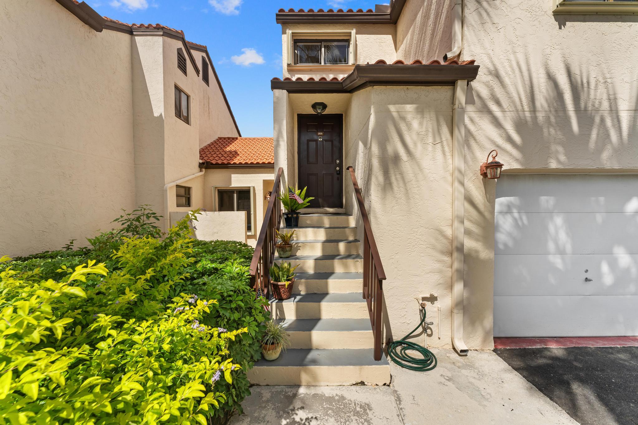 18 Vía De Casas Sur # 205, Boynton Beach FL 33426