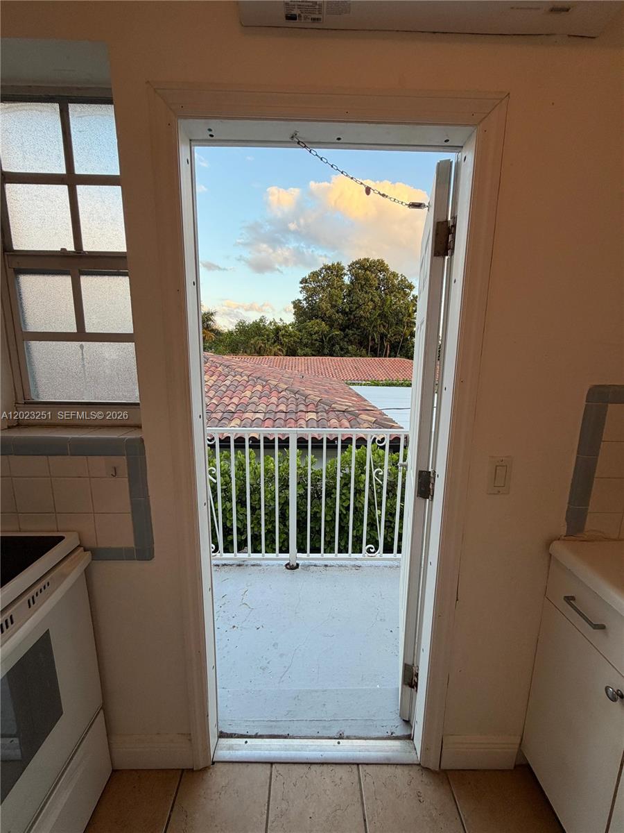 2200 Calais Dr # 5, Miami Beach FL 33141