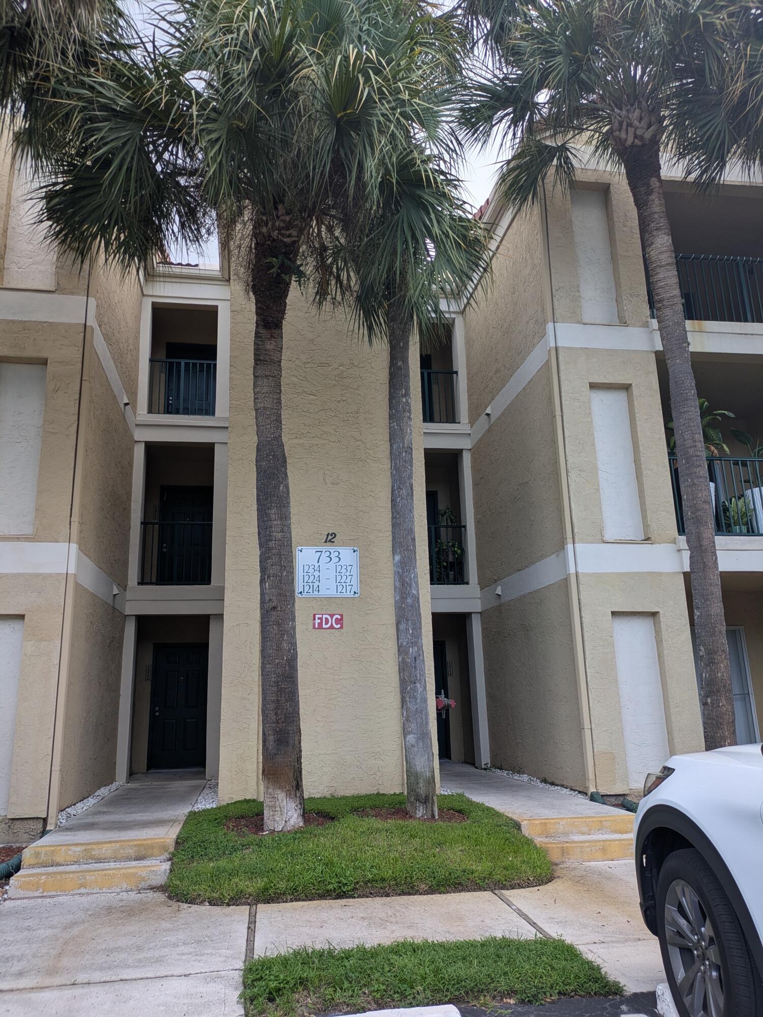 733 Riverside Drive # 1214 — Photo 3