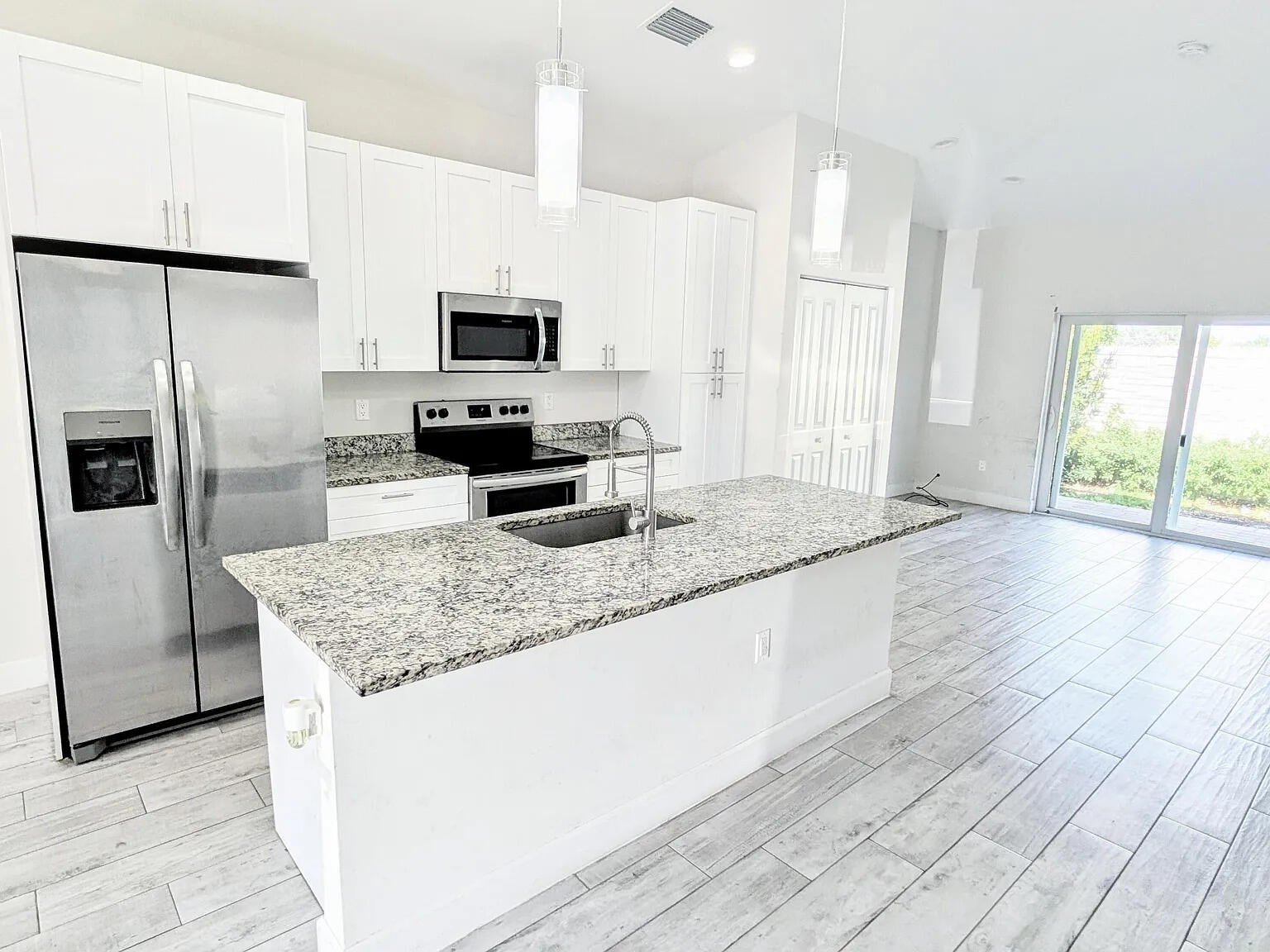 1562 W 26th Court, Riviera Beach FL 33404