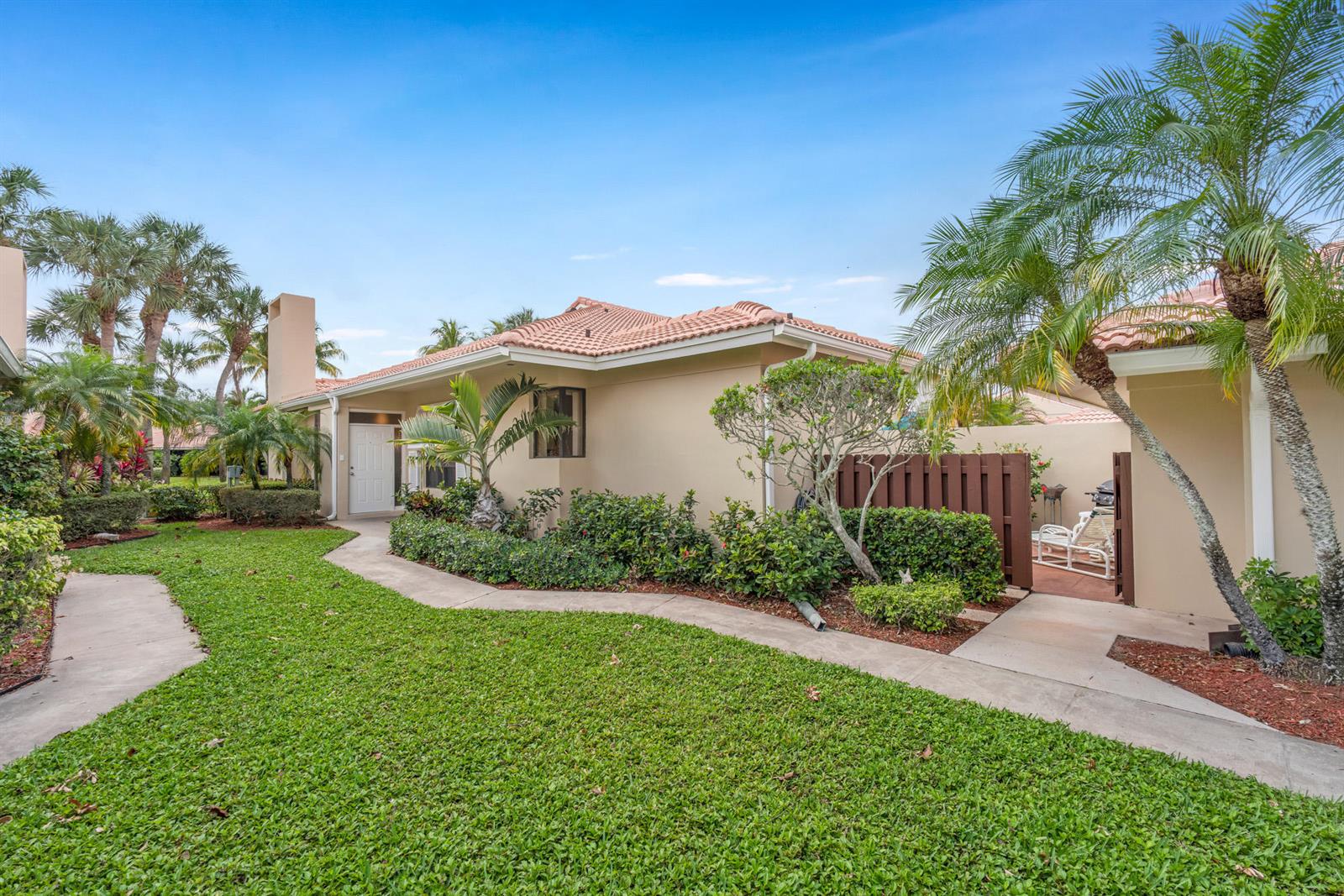 135 Old Meadow Way, Palm Beach Gardens FL 33418
