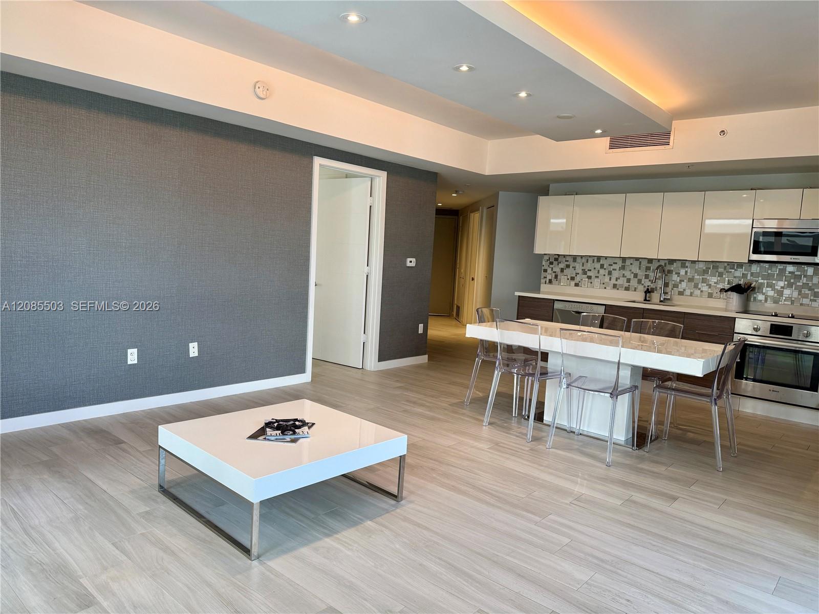 1010 SW 2nd Ave # 908 — Photo 2