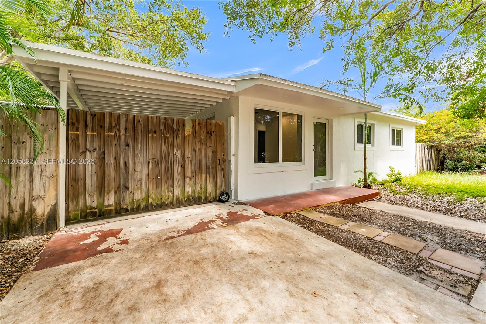 3611 SW 36th St, West Park FL 33023