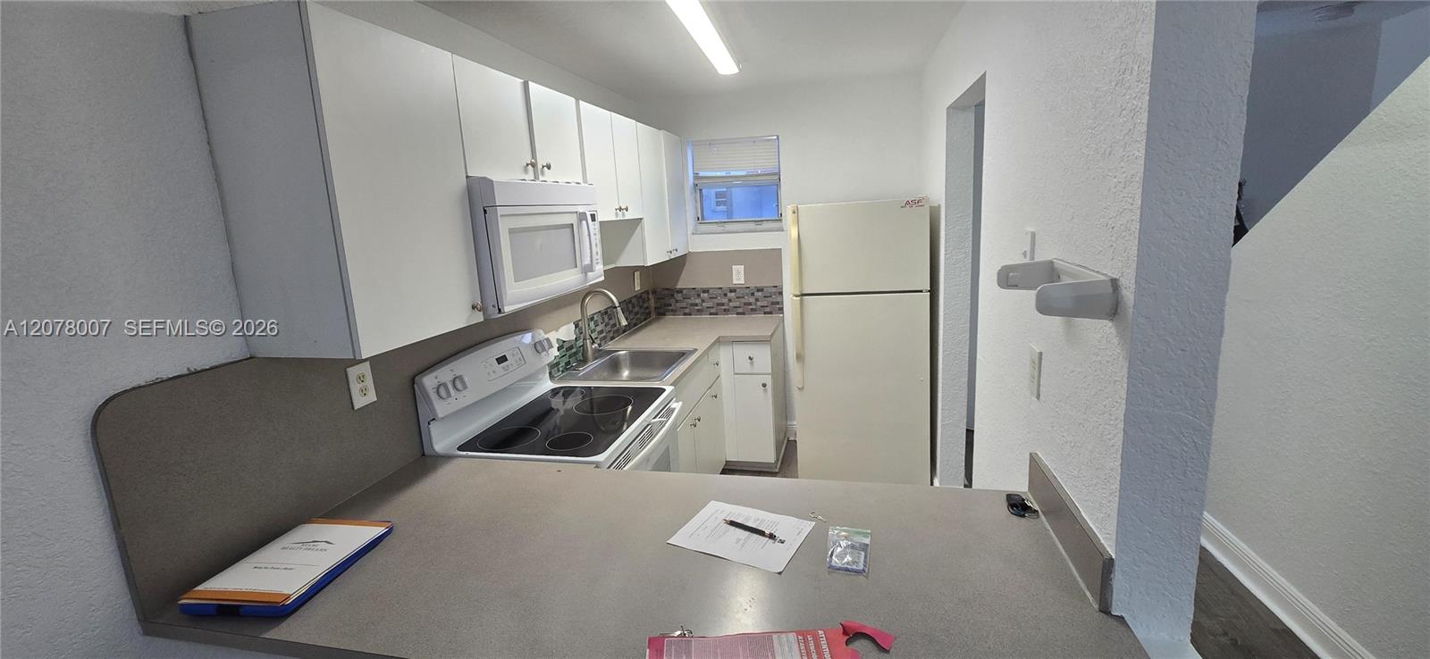 8027 NW 8th St # 13 — Photo 3