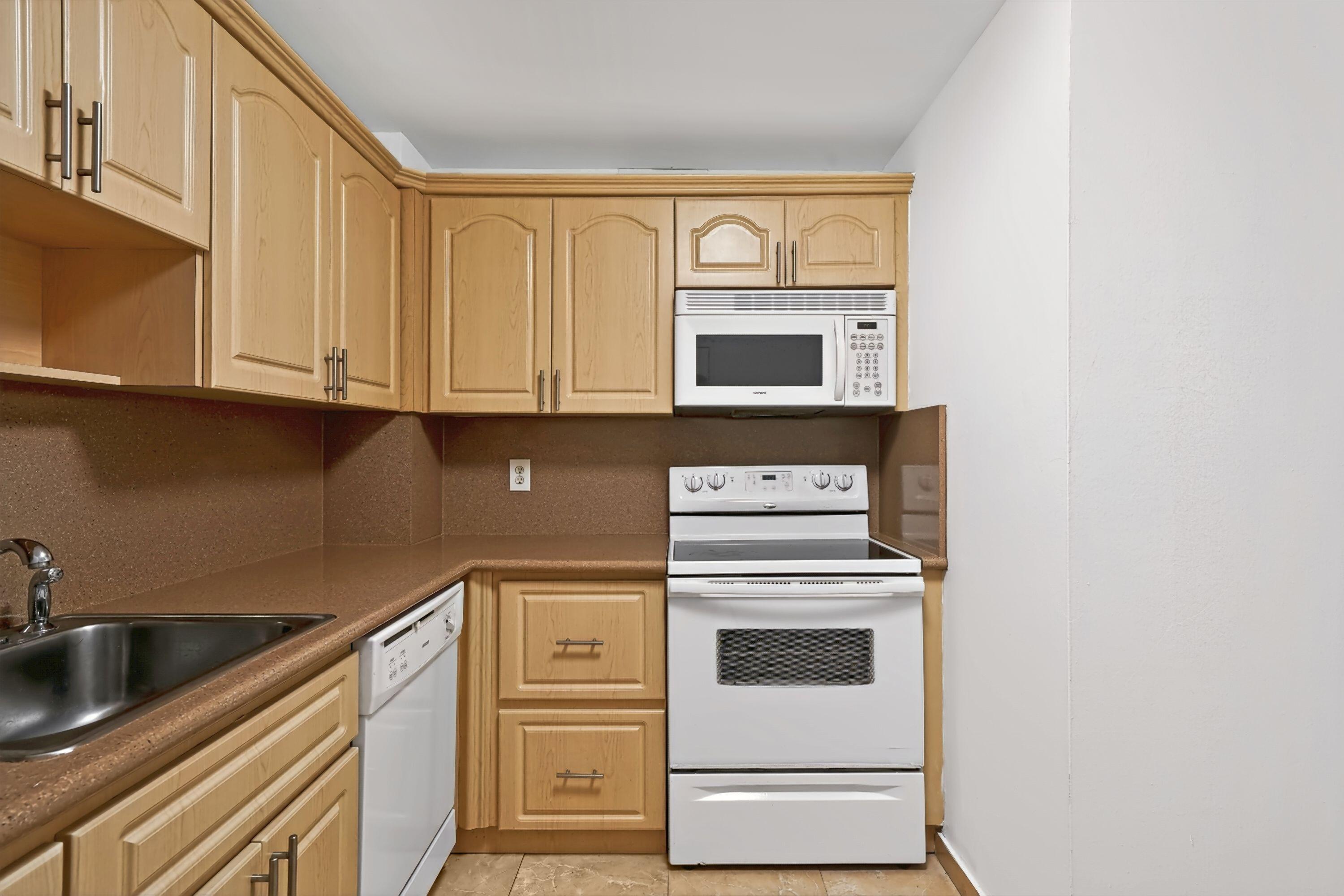 401 Golden Isles Drive # 1014 — Photo 5