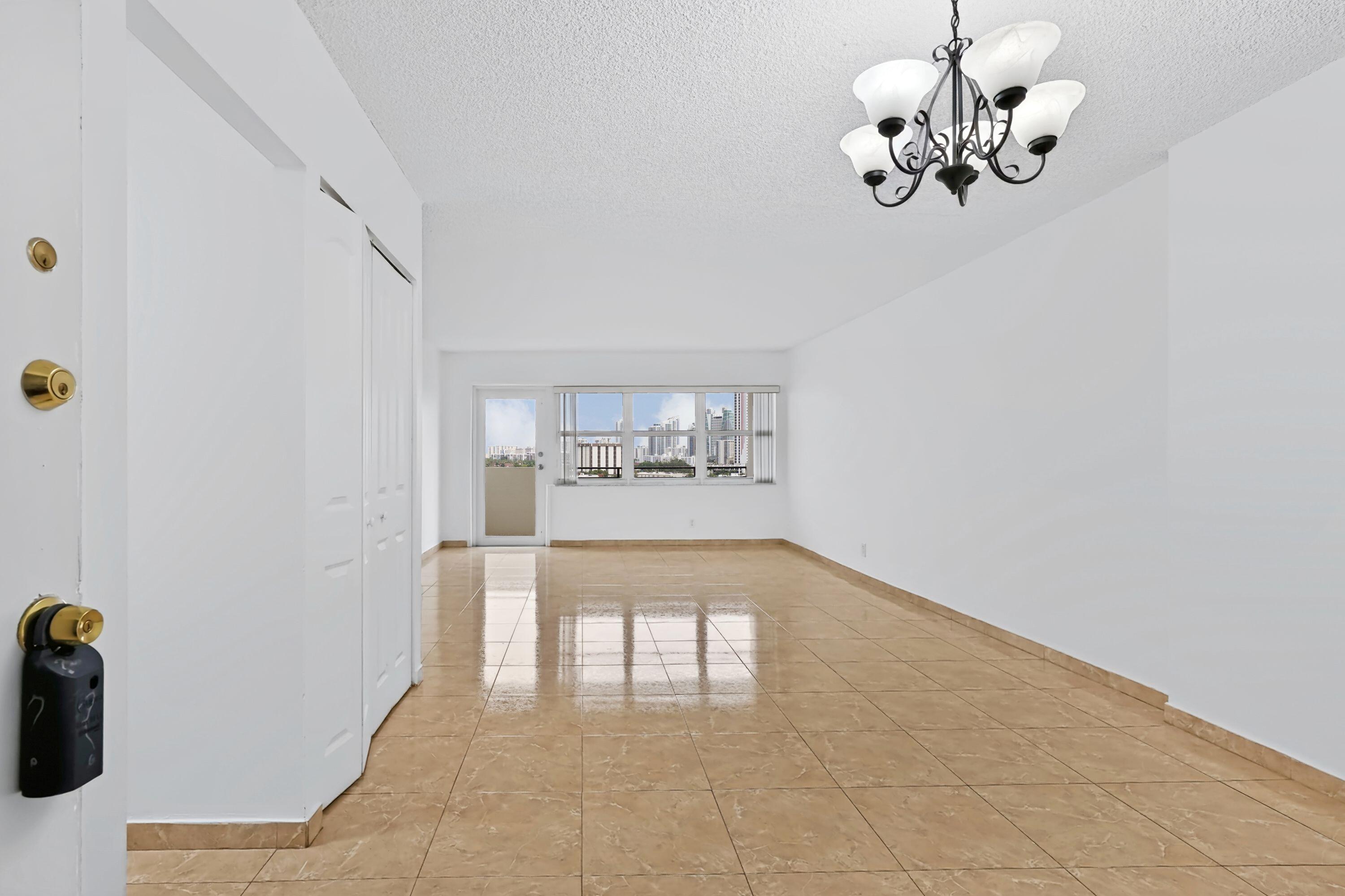 401 Golden Isles Drive # 1014 — Photo 2