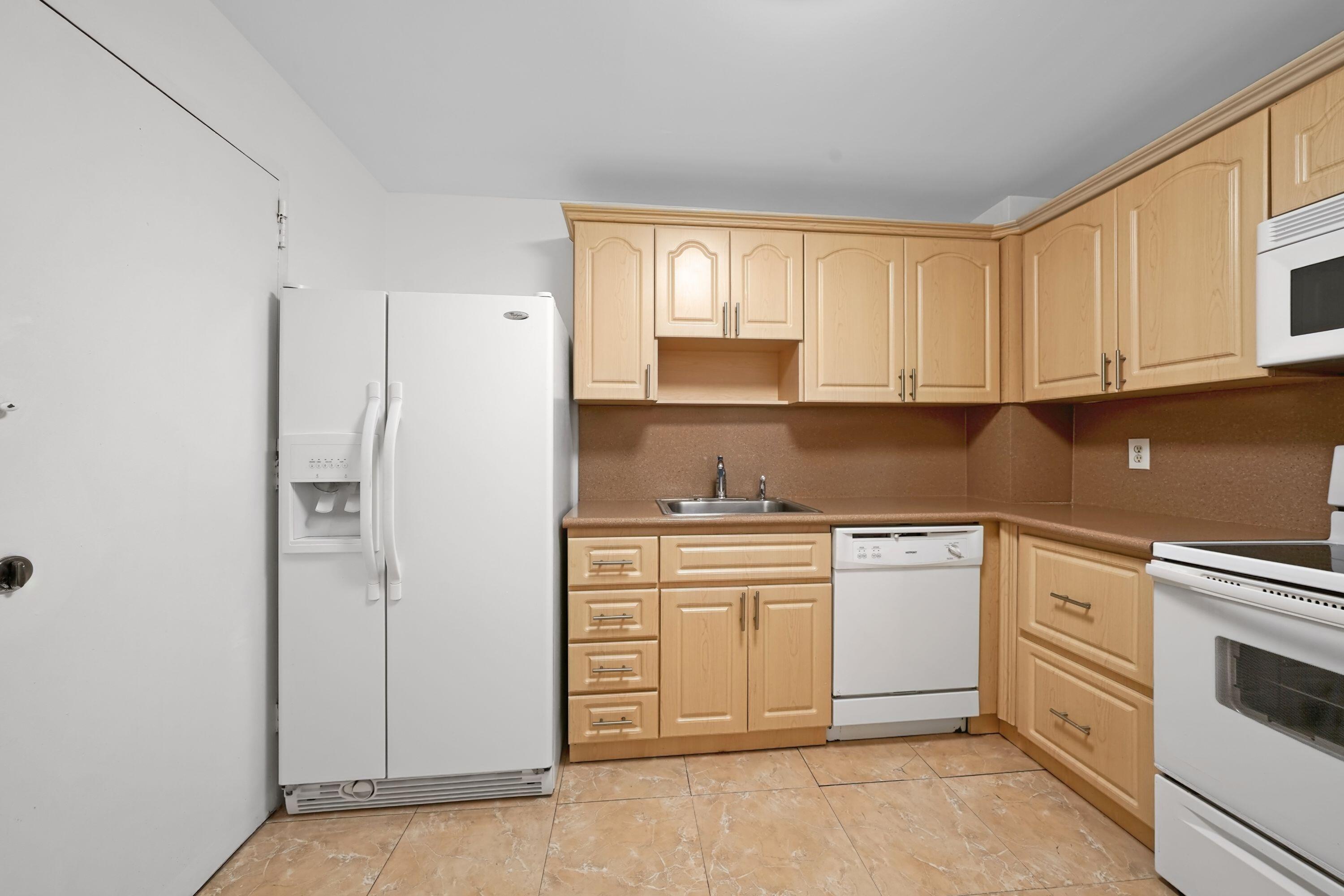401 Golden Isles Drive # 1014 — Photo 4