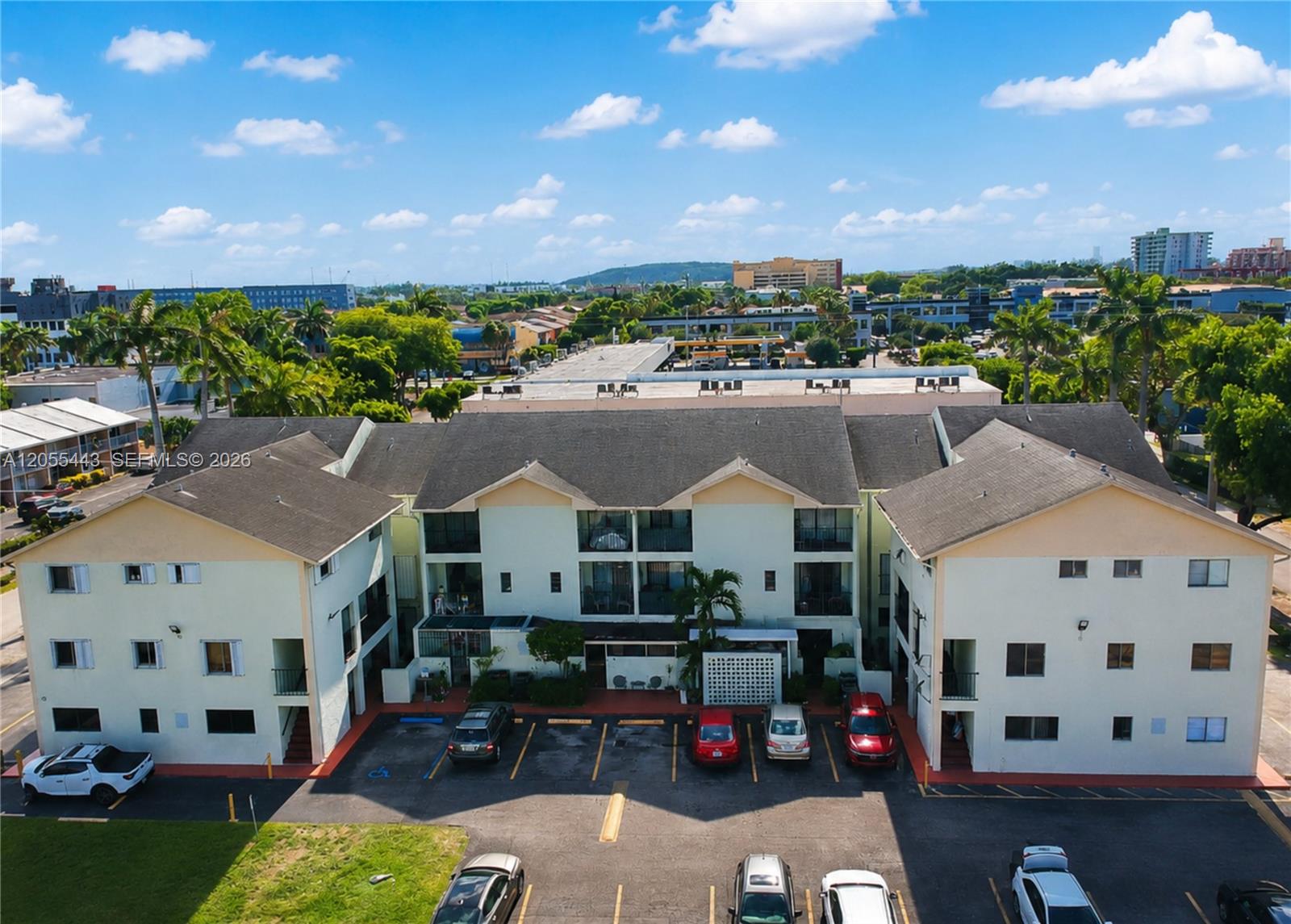 1521 W 42nd Pl # 18, Hialeah FL 33012