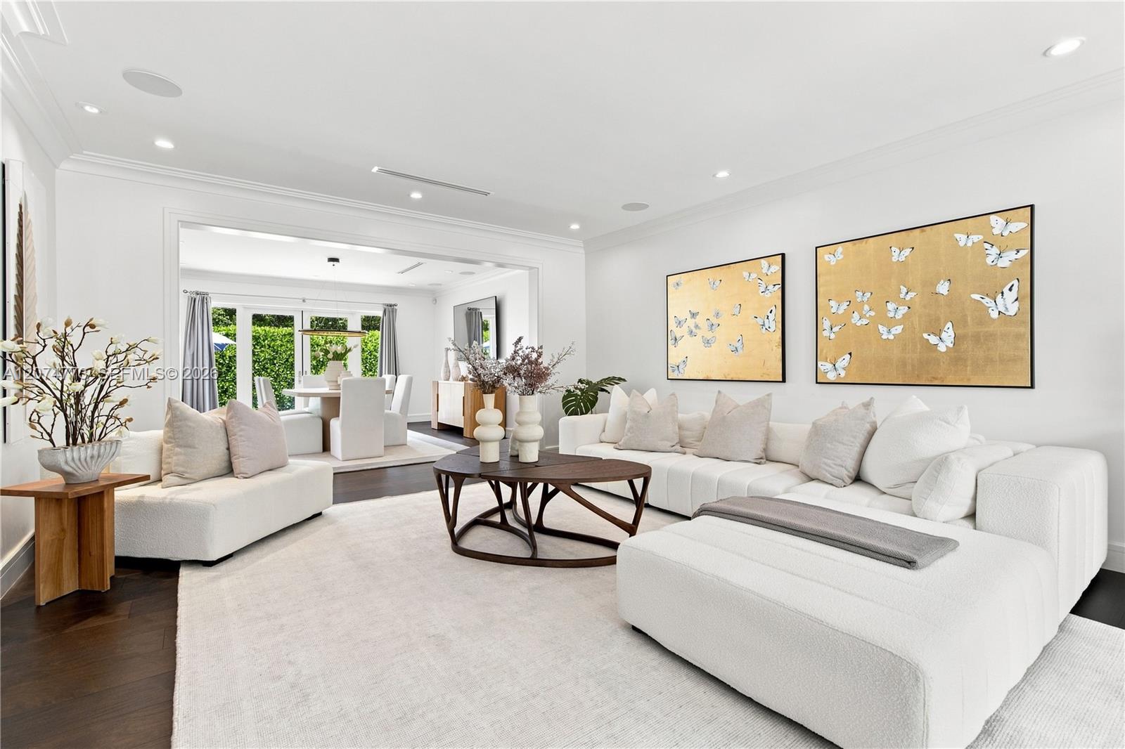 3267 Riviera Dr — Photo 2