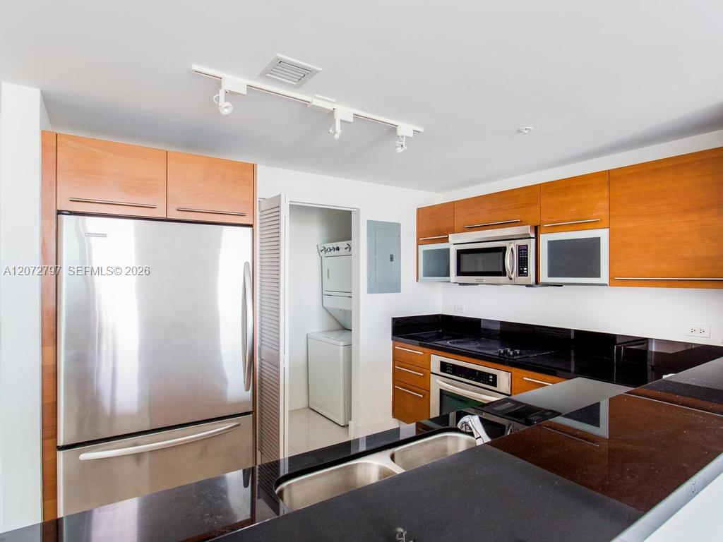 244 Biscayne Blvd # 2402 — Photo 5