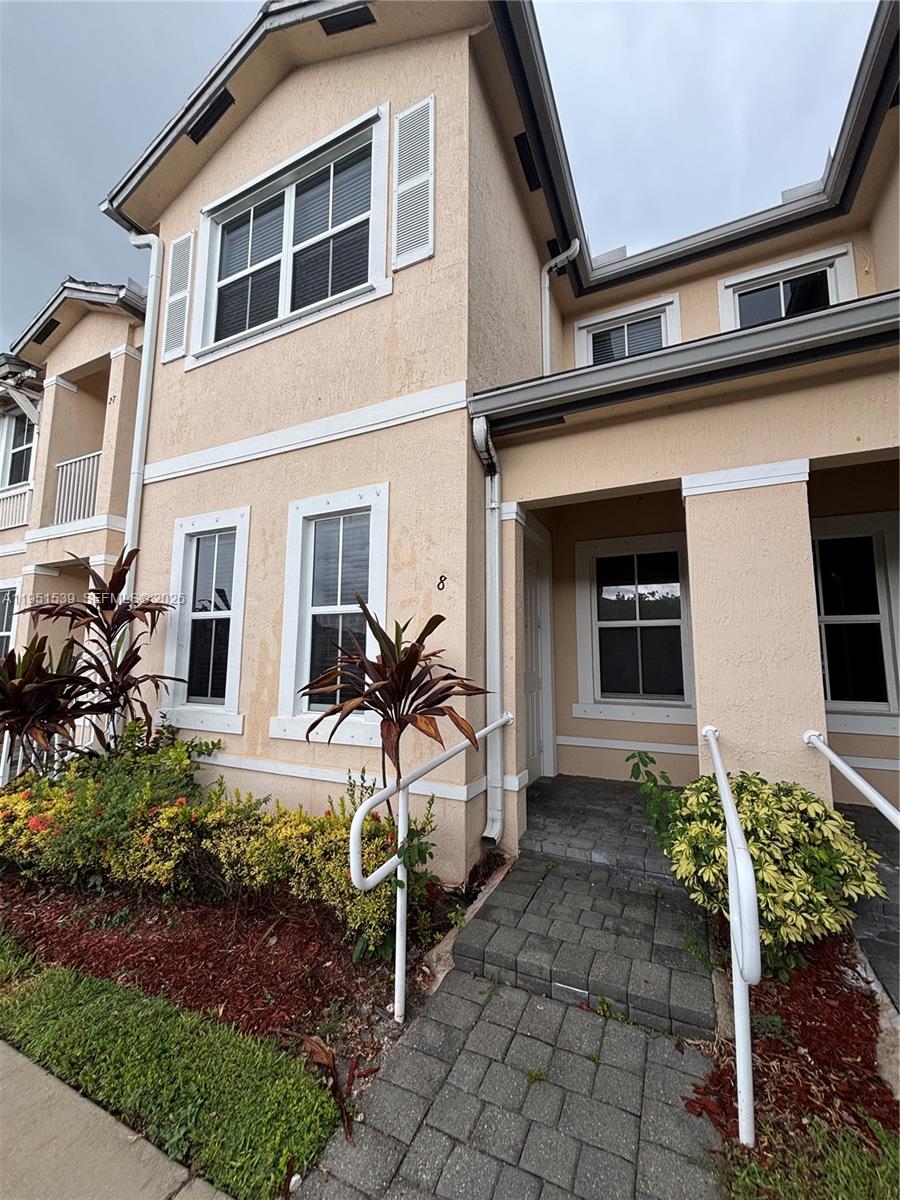 2819 SE 1st Dr # 8, Homestead FL 33033