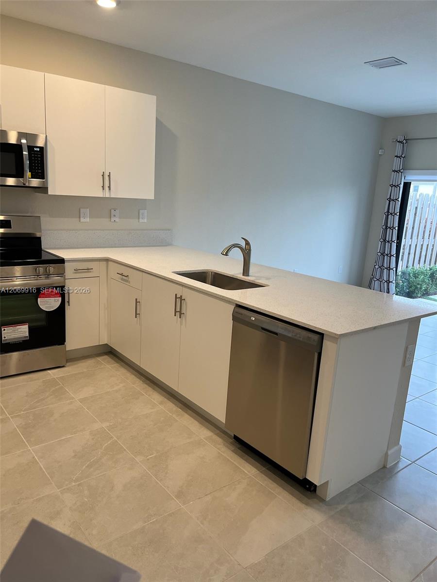 11889 SW 245th Ter — Photo 5