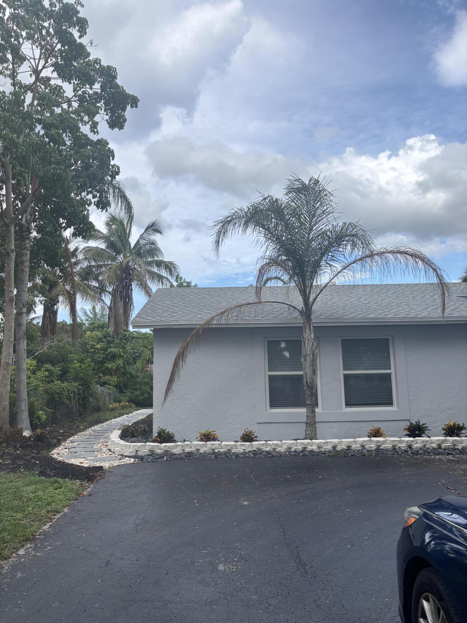 288 NW 39th Way — Photo 4