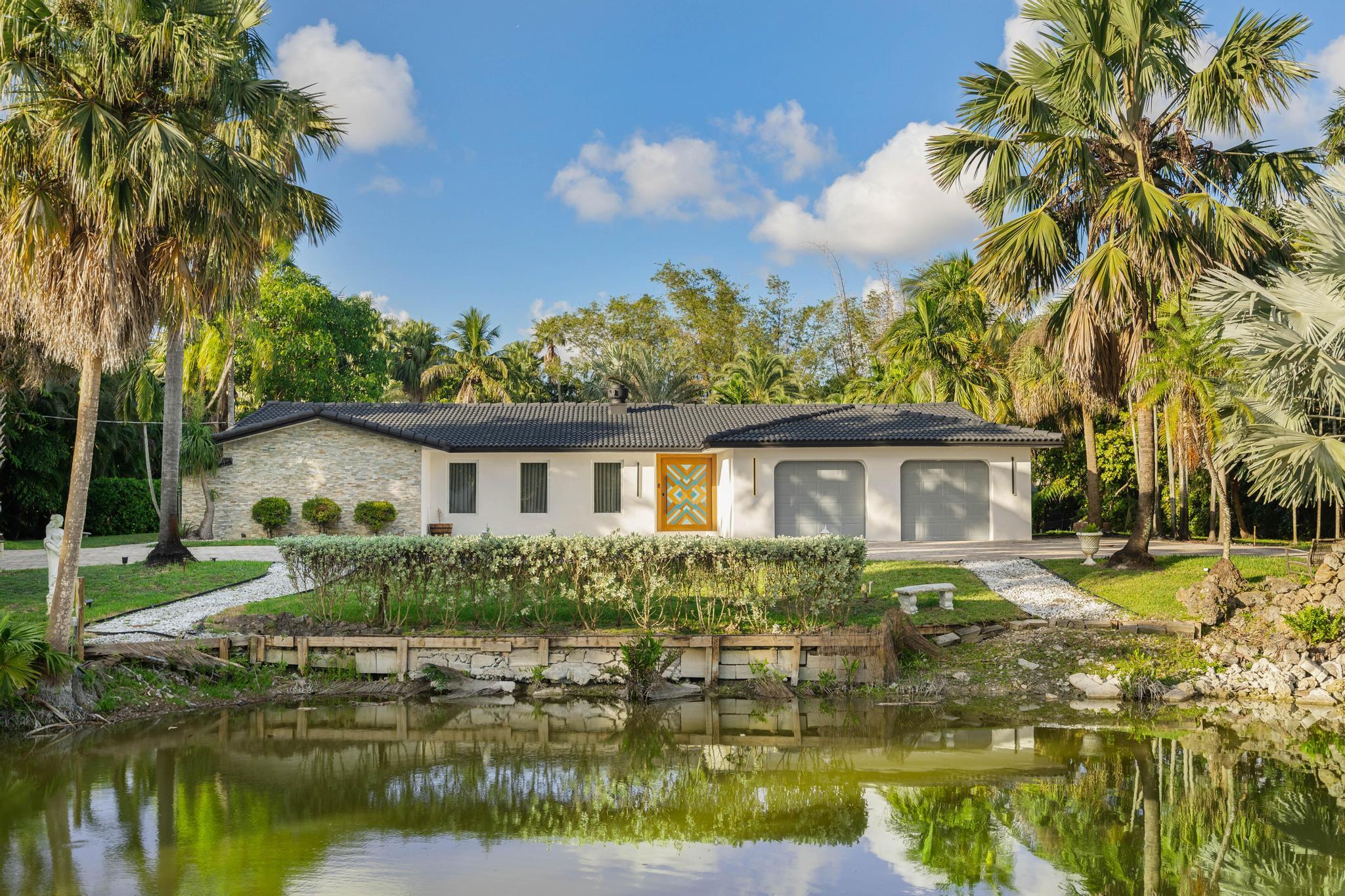 11621 NW 21st Court, Plantation FL 33323