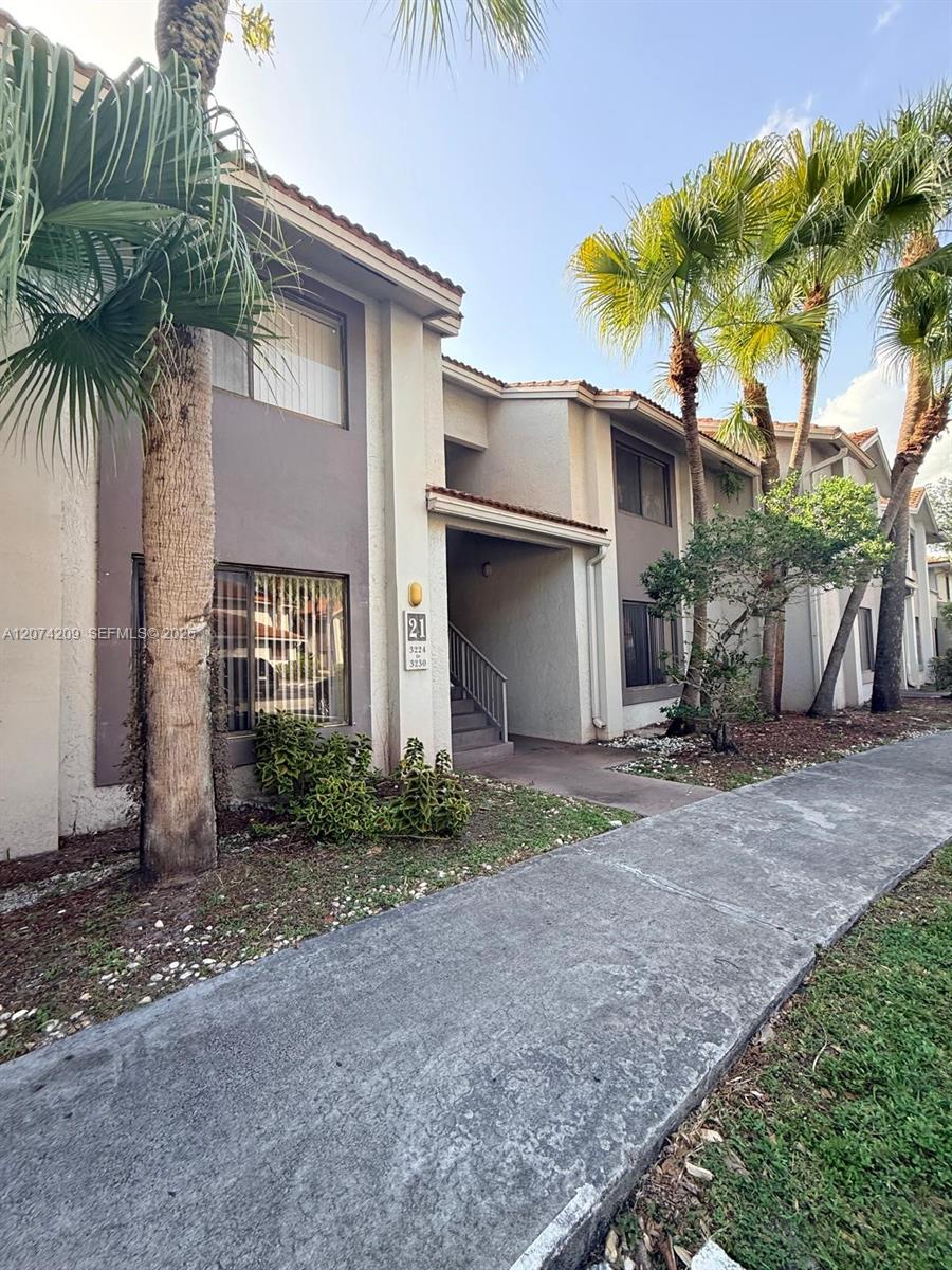 3228 Coral Lake Dr # 3228 — Photo 2