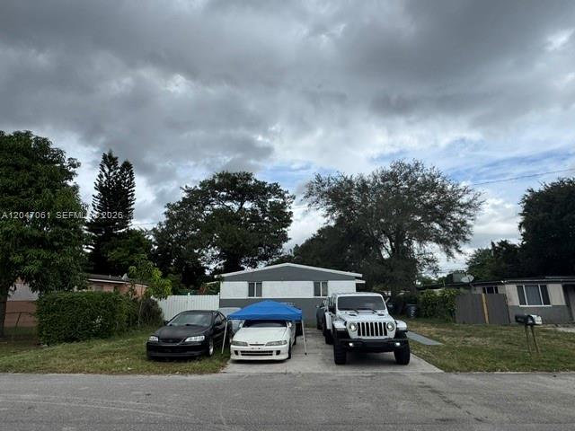 6351 Hayes St, Hollywood FL 33024