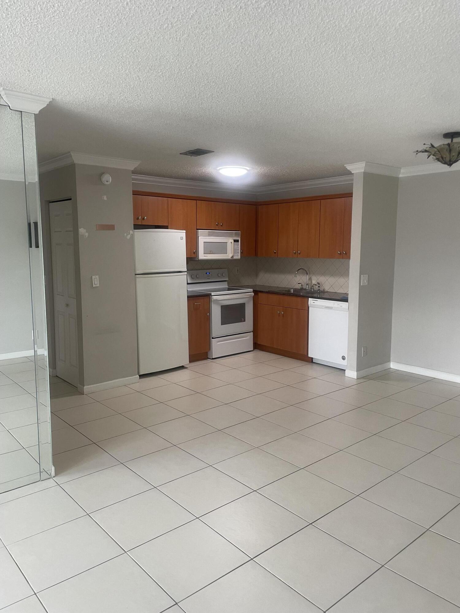 170 CYPRESS CLUB Drive # 730 — Photo 5