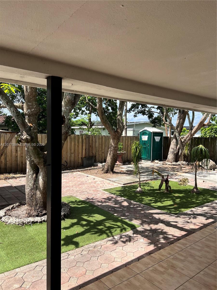 12360 SW 188th Ter — Photo 3