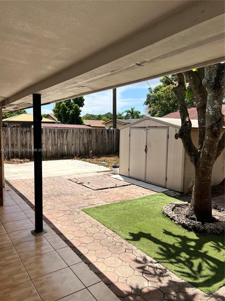 12360 SW 188th Ter — Photo 4