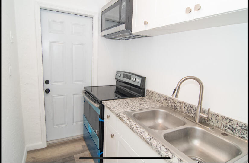 721 NW 19th Terrace # 2 — Photo 5