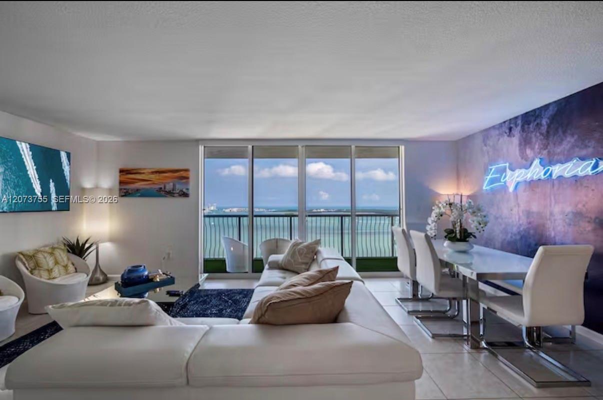 1200 Brickell Bay Dr # 4101, Miami FL 33131