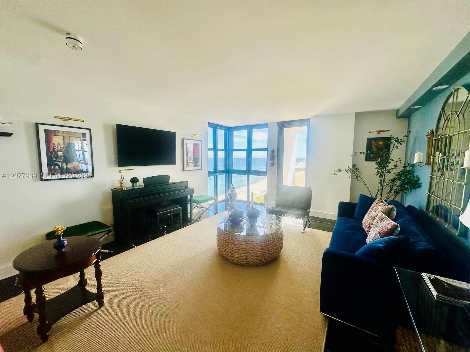 2555 Collins Ave # PH114 — Photo 3