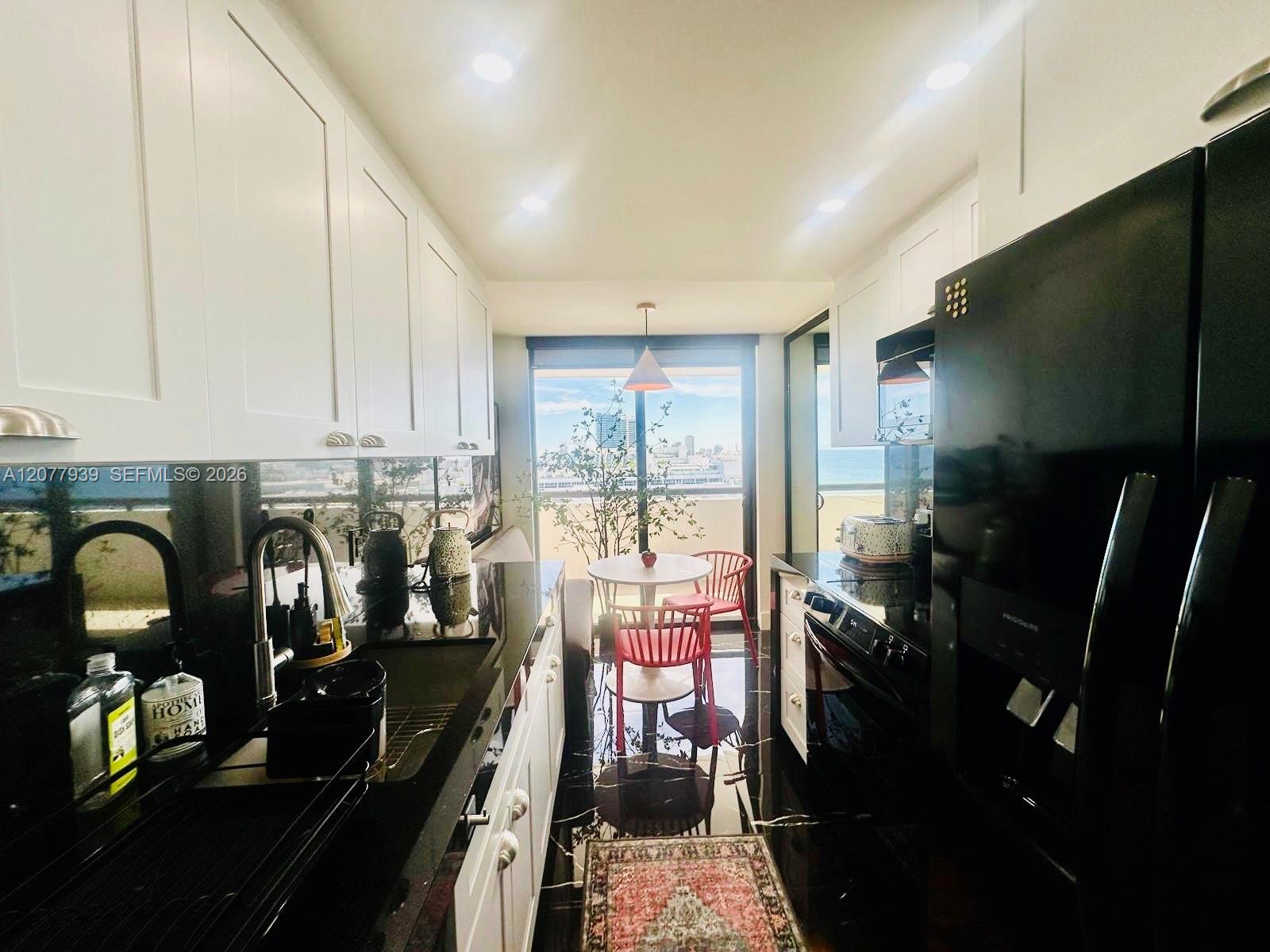 2555 Collins Ave # PH114 — Photo 5